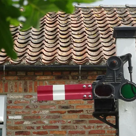 Signal At The Red House Estate * يورك