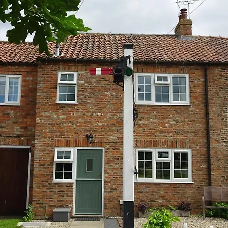 Signal At The Red House Estate